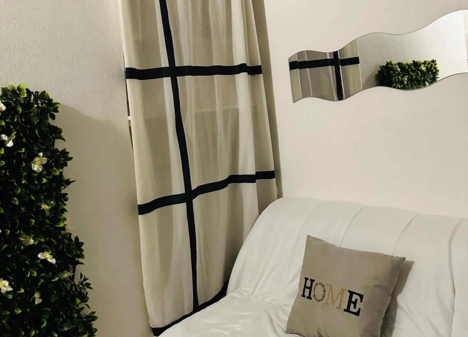 Apartment Studette Champs Elysees Paris